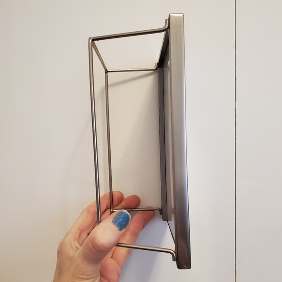 Edward Gorey Huggermuggerum genie print, silver box frame, good condition - Picture 3 of 5